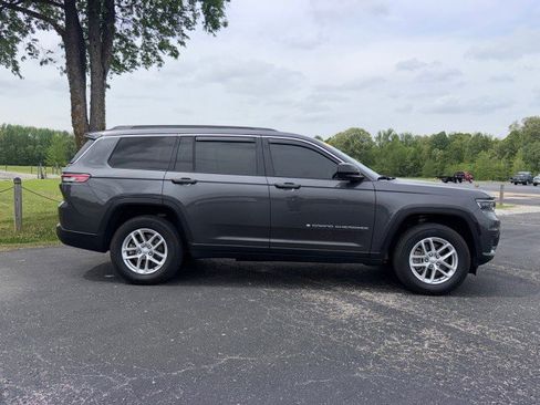 Used 2025 Jeep Grand Cherokee L Laredo image 2