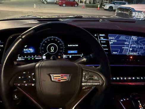 Used 2024 Cadillac Escalade ESV Premium Luxury Platinum w/ Heavy-Duty Trailer Package image 31