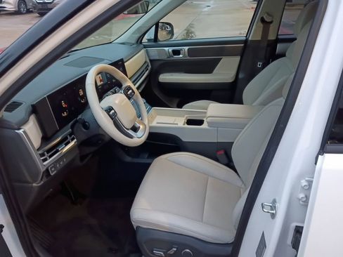 Used 2025 Hyundai Santa Fe SEL image 4