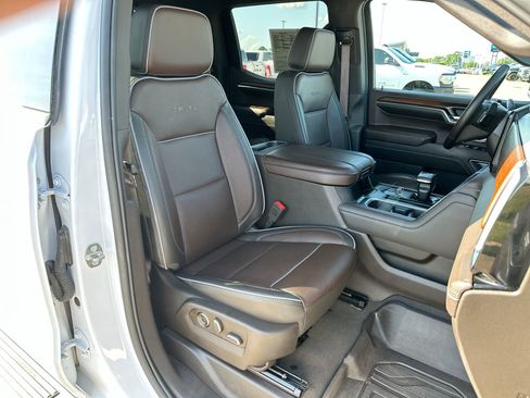 Used 2024 GMC Sierra 1500 Denali w/ Technology Package AWD/4WD image 24