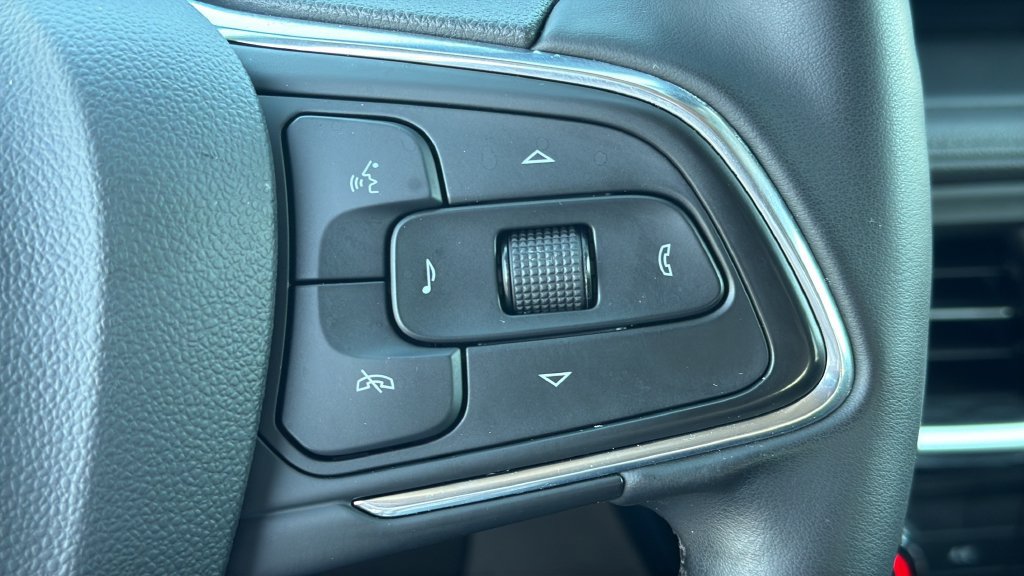 Used 2025 Buick Encore GX Sport Touring w/ Comfort Package FWD image 17