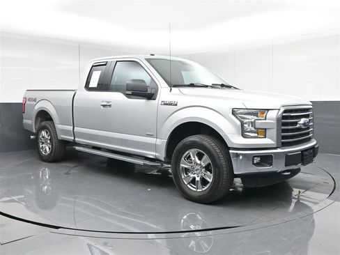 Used 2016 Ford F150 XLT w/ Equipment Group 302A Luxury image 3