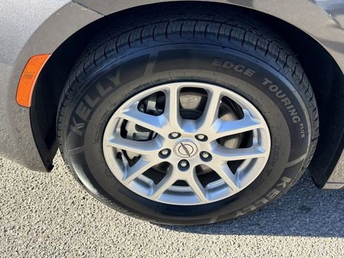 Certified 2023 Chrysler Voyager LX image 8