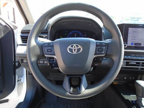 Used 2025 Toyota Camry LE image 15