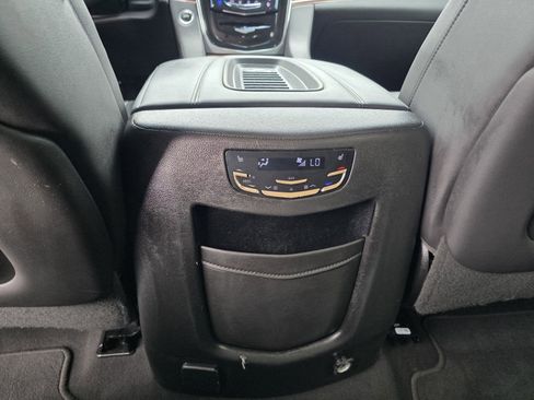 Used 2019 Cadillac Escalade 2WD image 16