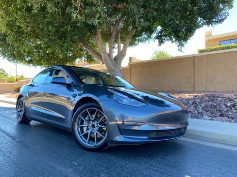 Used 2023 Tesla Model 3 Standard Range image 2