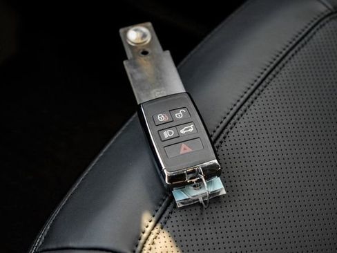 New 2026 Land Rover Defender 110 X-Dynamic SE AWD/4WD image 71