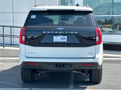 New 2026 Ford Expedition Max Active RWD image 4