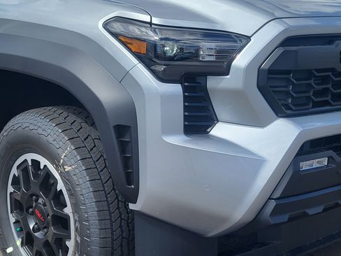 New 2026 Toyota Tacoma TRD Off-Road w/ TRD Off Road Upgrade Package AWD/4WD image 5