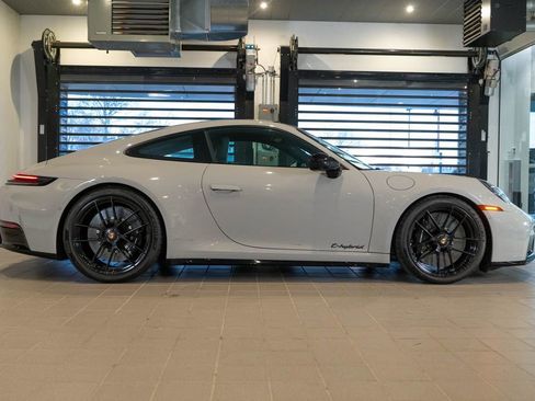 Certified 2025 Porsche 911 Carrera GTS RWD image 10