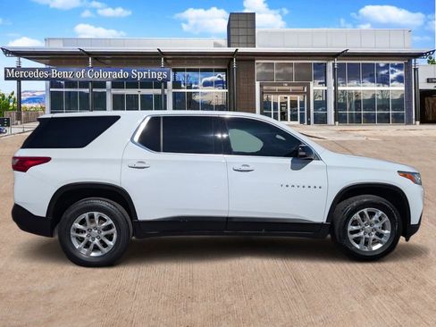 Used 2021 Chevrolet Traverse LS image 4