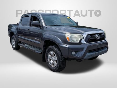 Used 2013 Toyota Tacoma 4x4 Double Cab w/ SR5 Pkg image 2