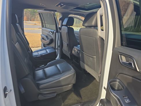 Used 2017 Chevrolet Suburban Premier image 11
