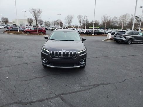 Used 2019 Jeep Cherokee Limited image 2