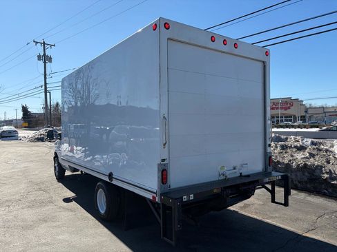 Used 2024 Ford E-350 and Econoline 350 Super Duty w/ Power Windows & Locks Group image 10