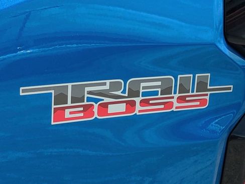 Used 2024 Chevrolet Colorado Trail Boss w/ Technology Package AWD/4WD image 13