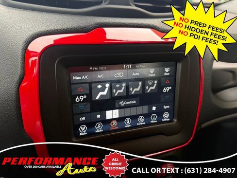 Used 2020 Jeep Renegade Latitude w/ Cold Weather Group image 11