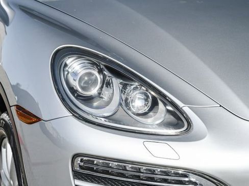 Used 2011 Porsche Cayenne image 34