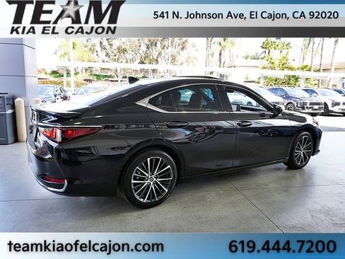 Used 2023 Lexus ES 300h w/ Premium Package image 8