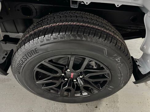 New 2026 GMC Sierra 1500 Elevation image 6