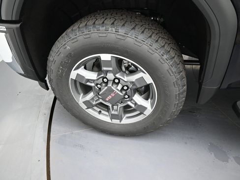 New 2026 GMC Sierra 3500 SLE w/ SLE Value Package image 8