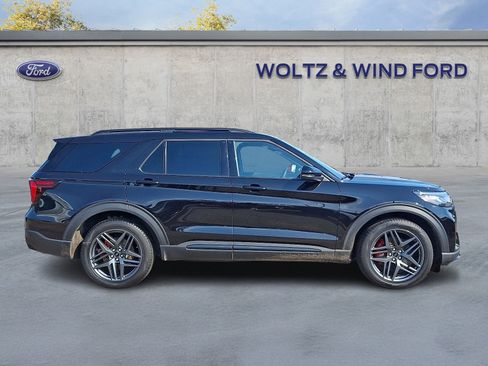 Used 2025 Ford Explorer ST image 7