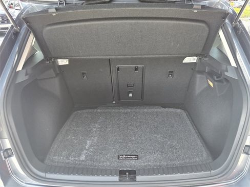 Used 2022 Volkswagen Taos SEL w/ Panoramic Sunroof Package image 14