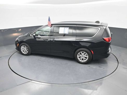 Used 2024 Chrysler Voyager LX FWD image 31