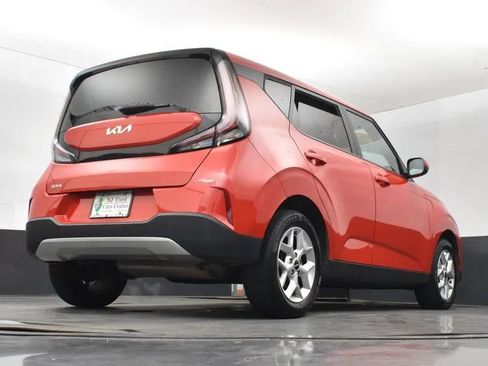 Used 2024 Kia Soul LX w/ Option Group 015 FWD image 12