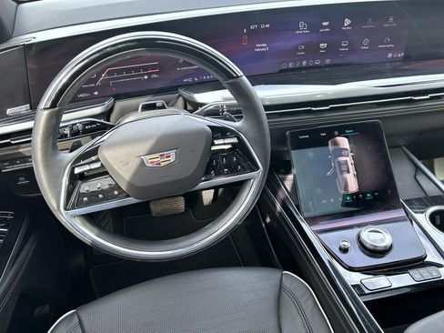 Certified 2025 Cadillac Escalade ESV Sport w/ Touring Package image 16