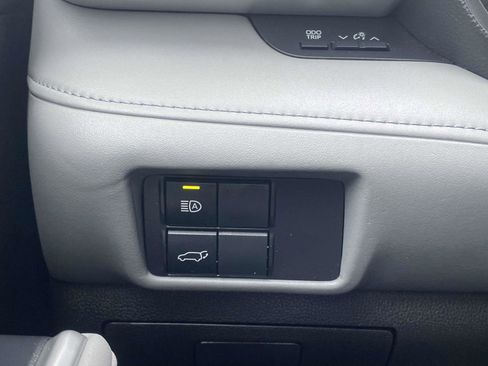 Used 2022 Toyota Highlander LE image 20