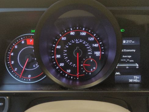 Used 2023 Hyundai Elantra SEL image 23