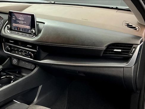 Used 2021 Nissan Rogue S FWD image 19