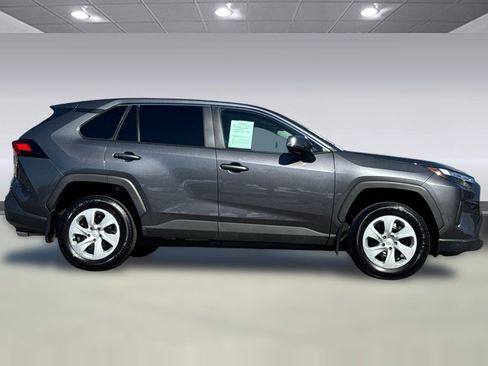 Used 2025 Toyota RAV4 LE AWD/4WD image 8