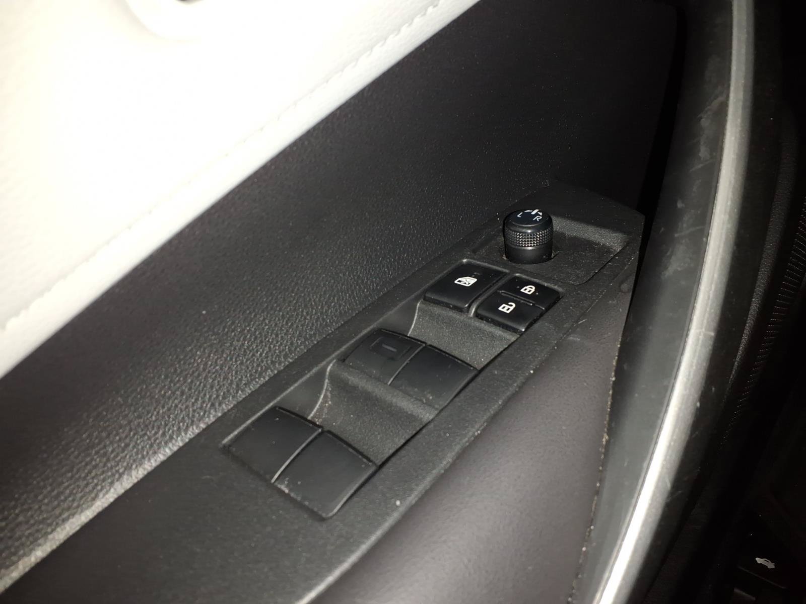 Used 2020 Toyota Corolla SE FWD image 29