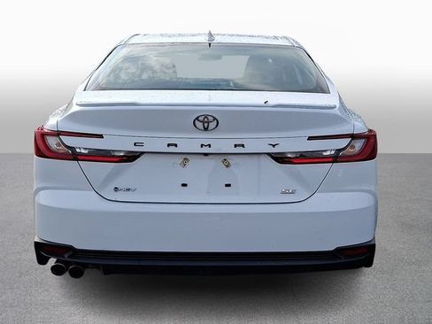 Used 2025 Toyota Camry SE FWD image 5