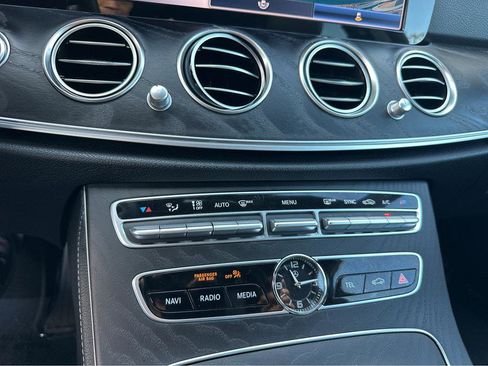 Used 2019 Mercedes-Benz E 300 image 26
