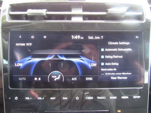 Used 2024 Hyundai Tucson Limited image 45