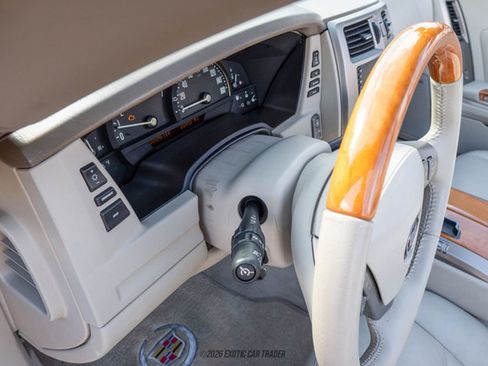 Used 2004 Cadillac XLR image 32