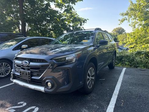 Used 2024 Subaru Outback Premium AWD/4WD image 5