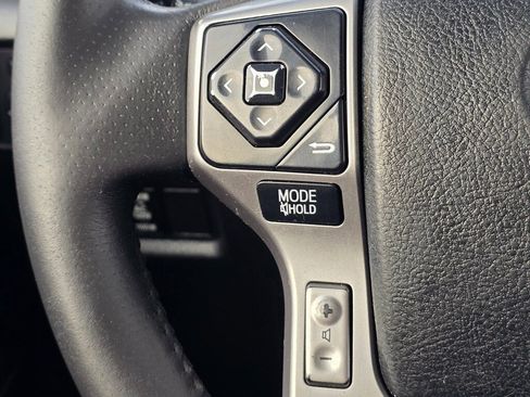 Used 2015 Toyota 4Runner SR5 image 18