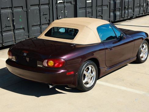 Used 2000 MAZDA MX-5 Miata RWD image 11