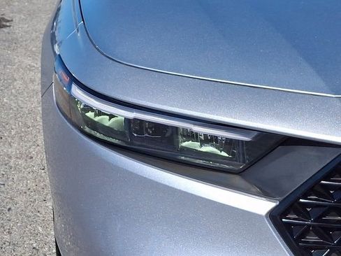Certified 2025 Honda Accord SE image 9