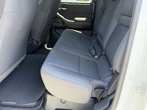 Used 2024 Nissan Frontier SV w/ SV Convenience Package RWD image 28