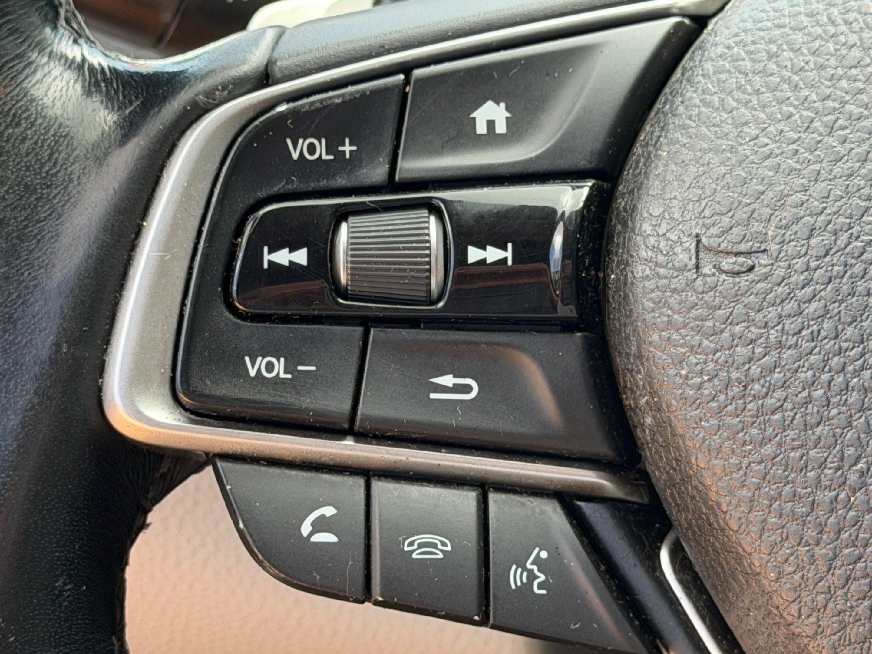 Used 2019 Honda Accord Touring image 37