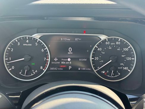 Used 2022 Nissan Pathfinder S AWD/4WD image 23