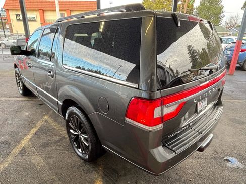 Used 2016 Lincoln Navigator L Select image 5