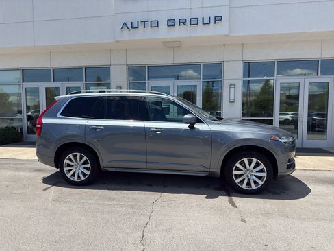 Used 2018 Volvo XC90 T5 Momentum w/ Convenience Package AWD/4WD image 2