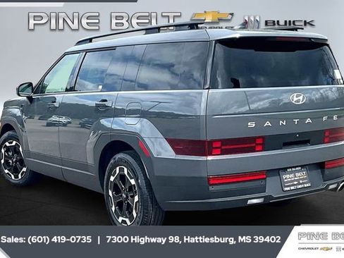 Used 2025 Hyundai Santa Fe SEL image 2