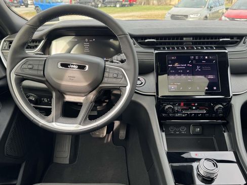 New 2026 Jeep Grand Cherokee Laredo X AWD/4WD image 2